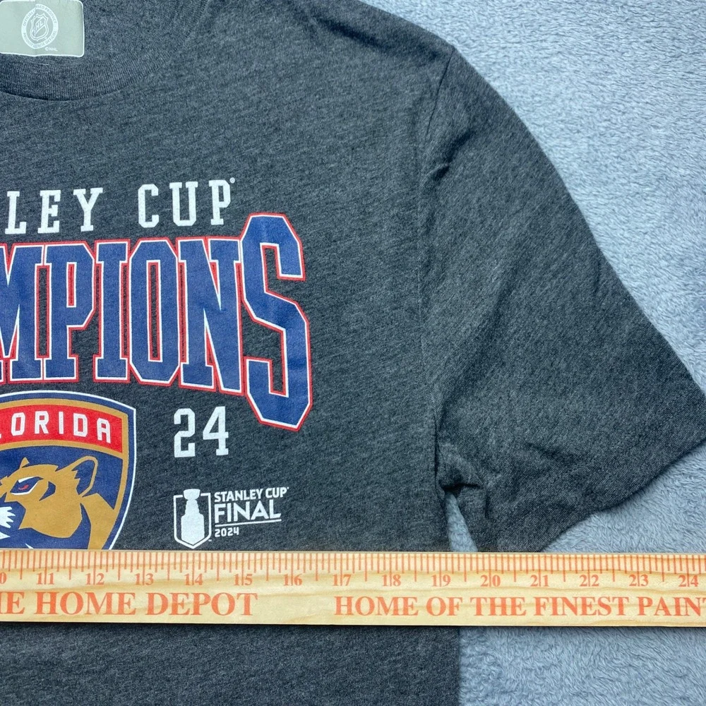 NHL Florida Panthers Tshirt Mens Medium 2024 Stanley Cup Champions Charcoal Grey
